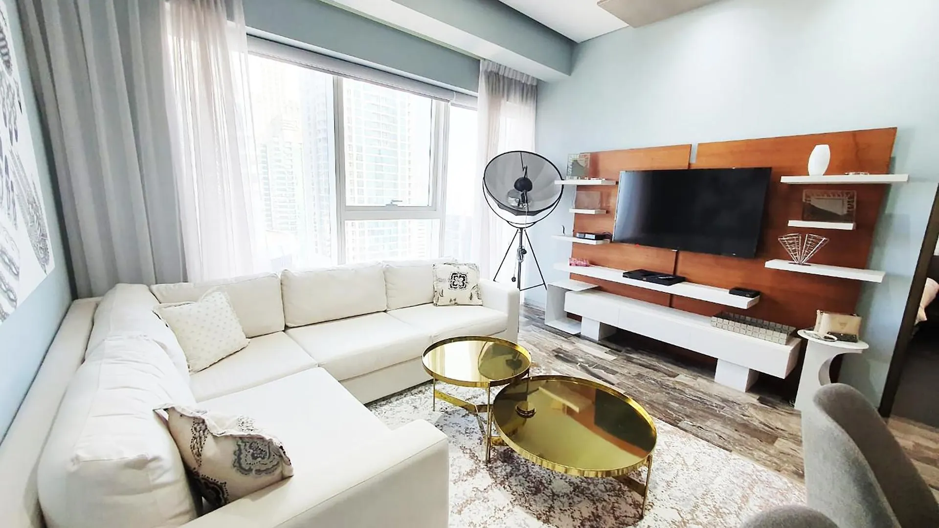 Apartment Luxurious Escape Meets Fendi Design In Iconic Building On Top Location In Dubai Marina United Arab Emirates